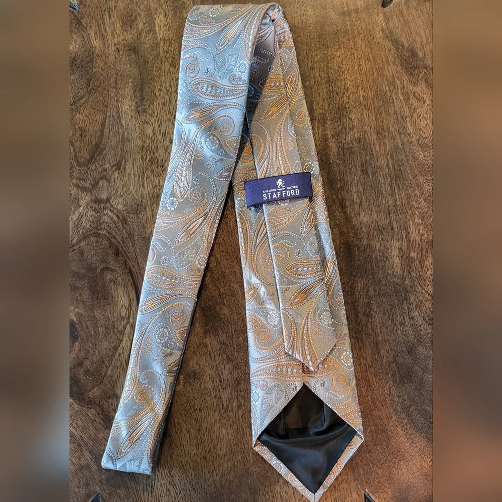 Stafford Paisley Tie in Silver and Burnt Orange
